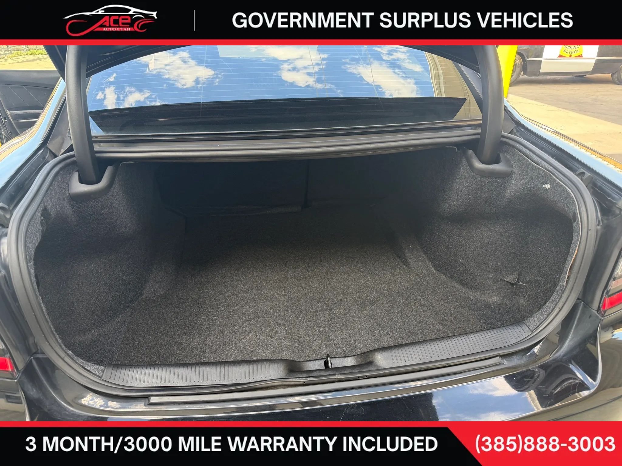 Used 2019 Dodge Charger SXT w/ Travel & Safety Group RWD image 13