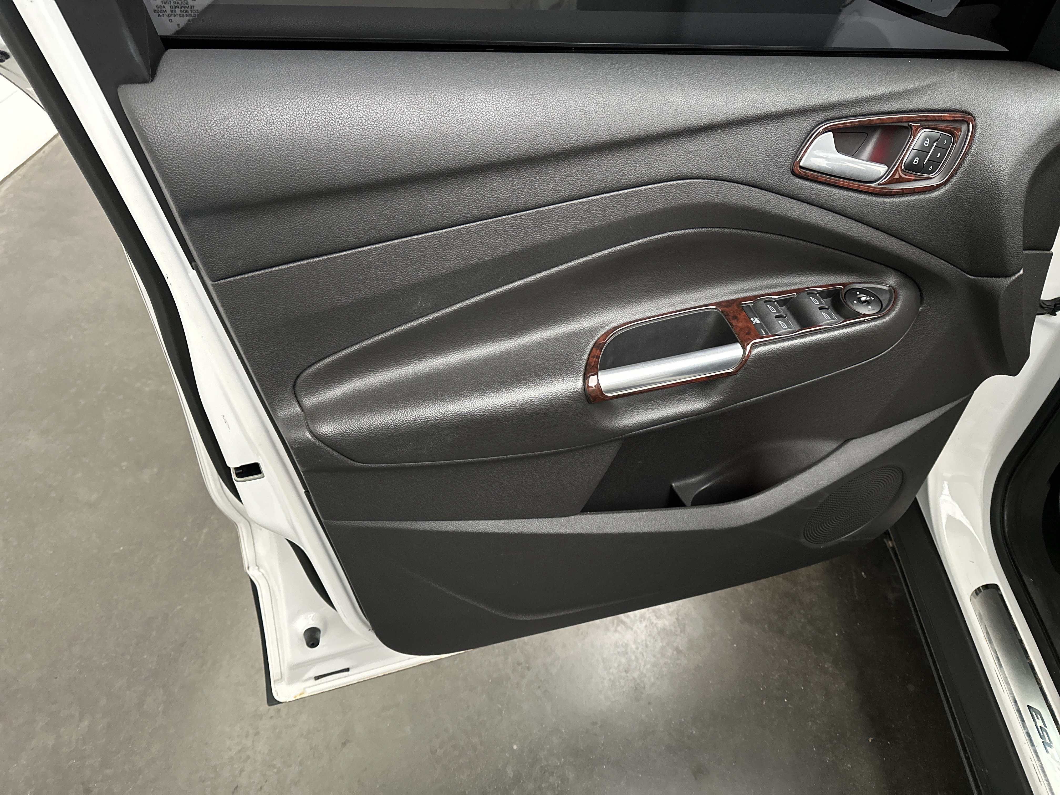 Used 2013 Ford Escape Titanium FWD image 19