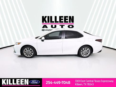 Used 2023 Toyota Camry LE image 4