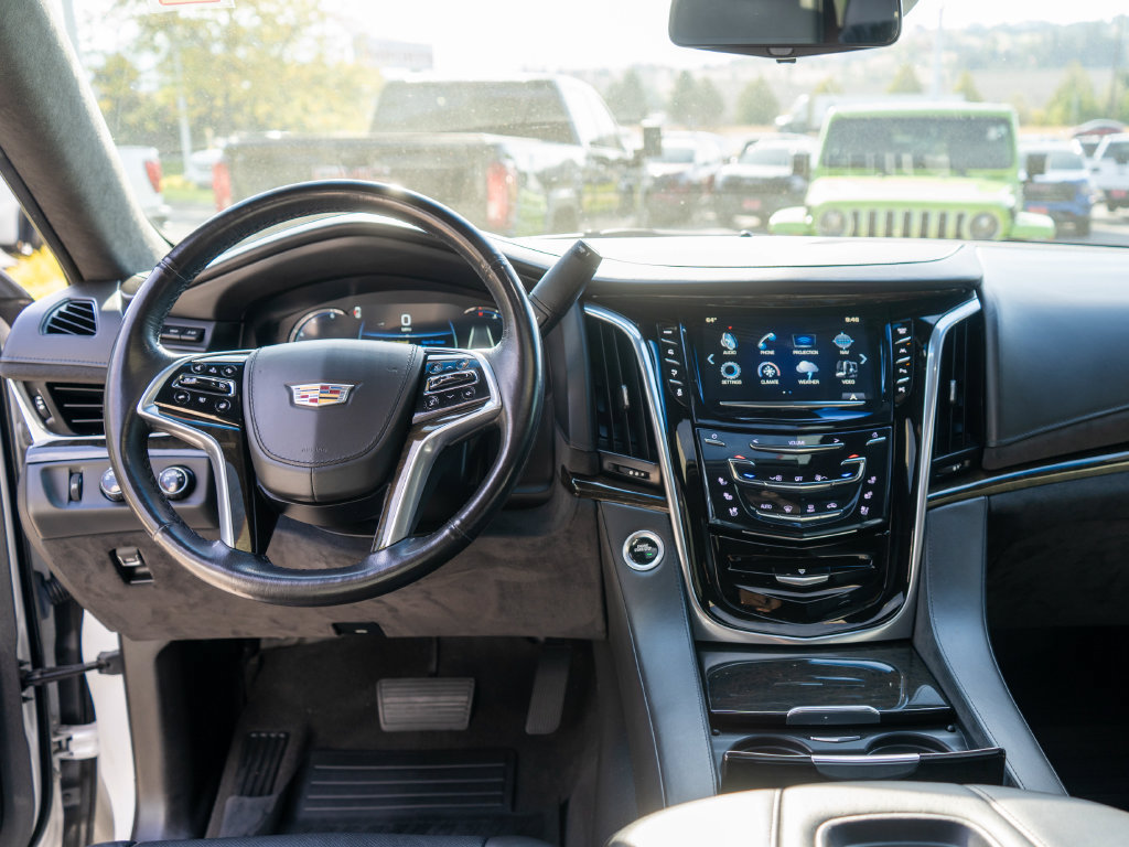 Used 2019 Cadillac Escalade Platinum AWD/4WD image 19