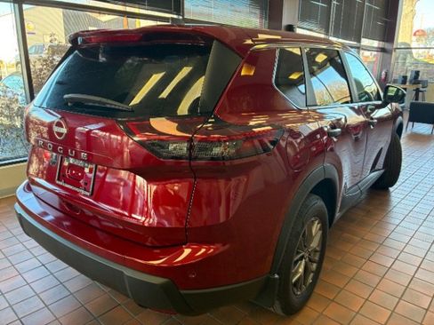 Used 2025 Nissan Rogue S image 10
