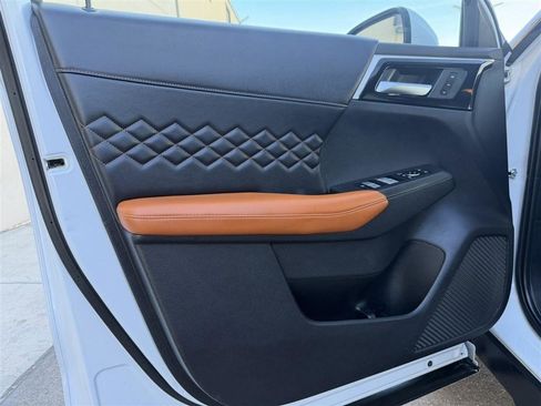 Used 2022 Mitsubishi Outlander SEL image 14