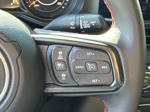 Used 2024 Jeep Gladiator Rubicon w/ Convenience Group image 21