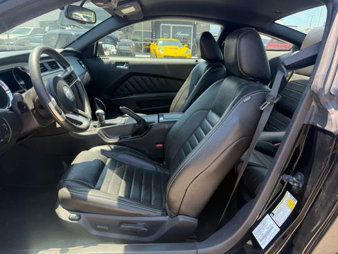 Used 2012 Ford Mustang GT Premium w/ Security Pkg RWD image 6