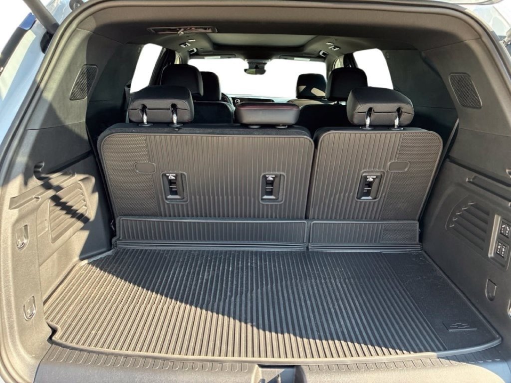 New 2027 Chevrolet Traverse RS w/ LPO, Floor Liner Package FWD image 11