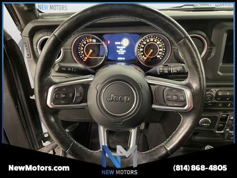 Used 2020 Jeep Wrangler Unlimited Sahara w/ LED Lighting Group AWD/4WD image 12