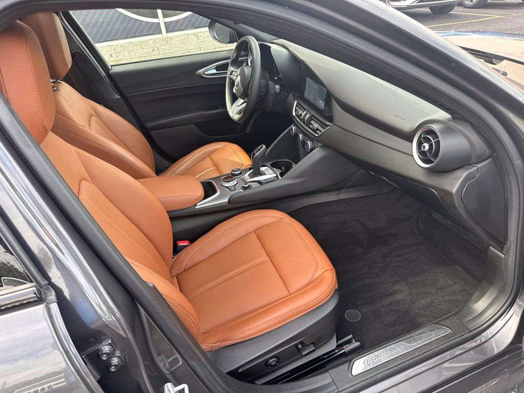 Used 2024 Alfa Romeo Giulia Ti w/ Active Assist Plus Package AWD/4WD image 66