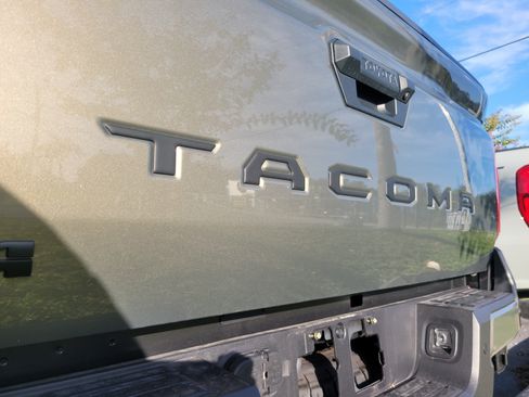 Used 2026 Toyota Tacoma TRD Off-Road w/ TRD Off Road Upgrade Package AWD/4WD image 6