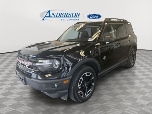 Used 2023 Ford Bronco Sport Outer Banks w/ Tech Package image 1
