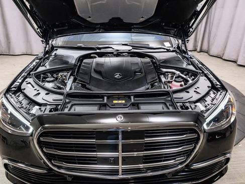 Used 2025 Mercedes-Benz S 580 4MATIC Sedan image 26