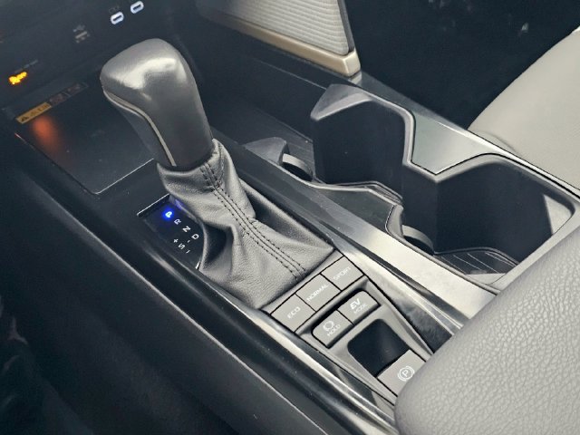 Used 2025 Toyota Camry SE FWD image 36