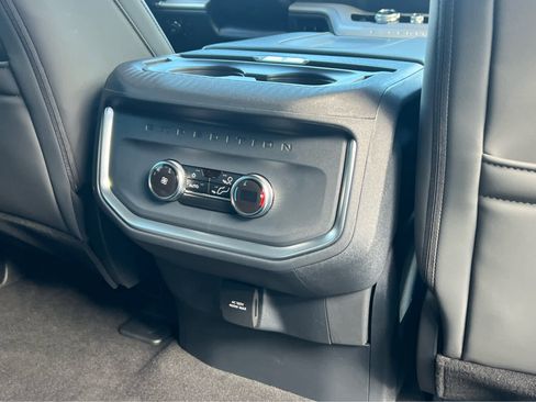 New 2025 Ford Expedition Max Active image 24