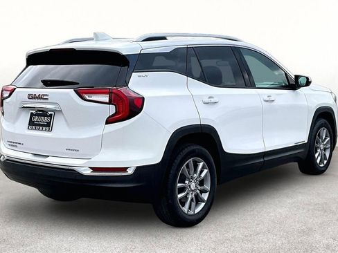 Used 2024 GMC Terrain SLT AWD/4WD image 2