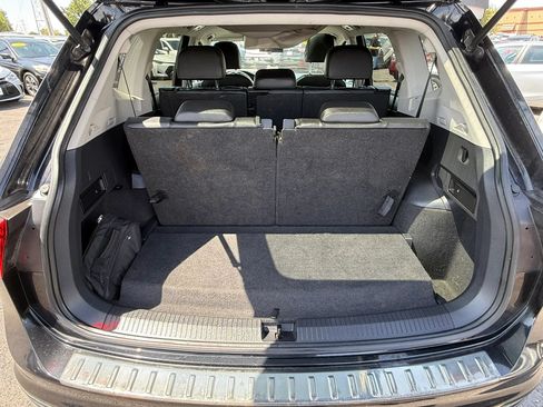 Used 2019 Volkswagen Tiguan SE w/ Panoramic Sunroof Package FWD image 32