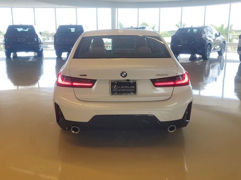 Used 2025 BMW 330i xDrive Sedan w/ M Sport Package AWD/4WD image 9