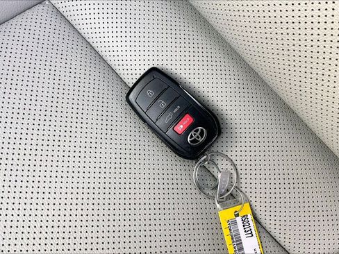 Used 2024 Toyota Grand Highlander XLE image 15