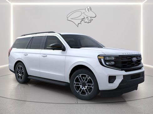 New 2025 Ford Expedition Active image 7