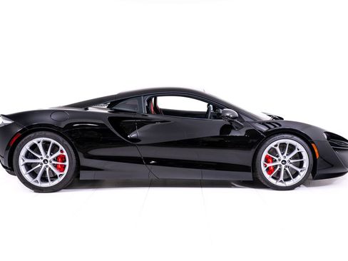 Used 2024 McLaren Artura RWD image 6