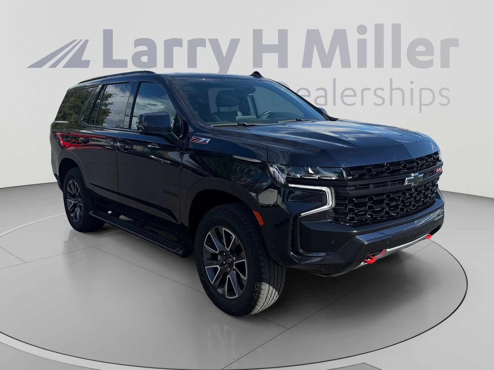 Used 2023 Chevrolet Tahoe Z71 w/ Luxury Package AWD/4WD image 7