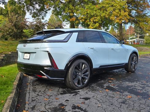 New 2025 Cadillac Lyriq Sport image 5