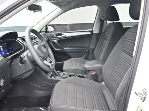 Used 2022 Volkswagen Tiguan S image 10