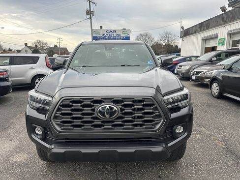 Used 2023 Toyota Tacoma TRD Off-Road image 2