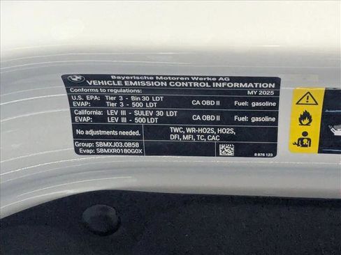 Used 2025 BMW X7 xDrive40i w/ M Sport Package image 27