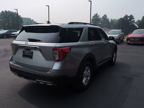 Used 2023 Ford Explorer XLT w/ Equipment Group 202A AWD/4WD image 5