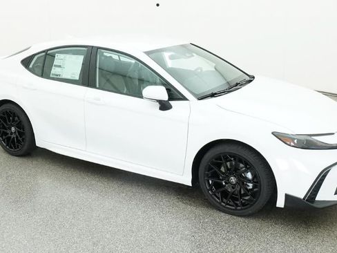 New 2026 Toyota Camry SE FWD image 12