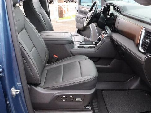 Used 2025 GMC Sierra 3500 Denali w/ Denali Reserve Package image 17