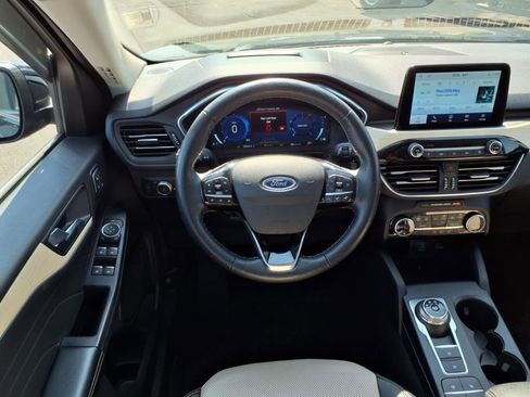 Used 2022 Ford Escape Titanium w/ Titanium Elite Package image 10