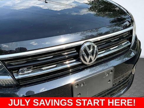 Used 2021 Volkswagen Tiguan SEL AWD/4WD image 41