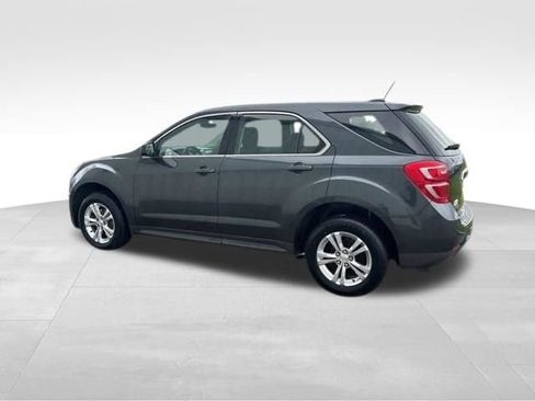 Used 2017 Chevrolet Equinox LS FWD image 4