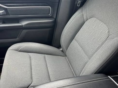 Used 2022 RAM 1500 Big Horn AWD/4WD image 3