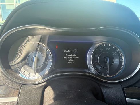 Used 2016 Chrysler 300 C AWD/4WD image 14