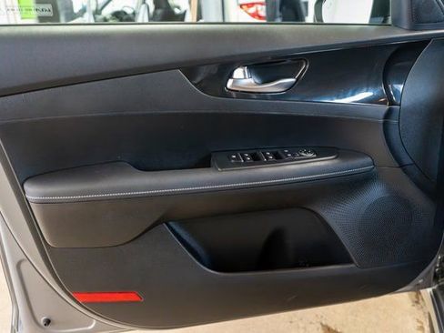 Used 2023 Kia Forte GT-Line image 17