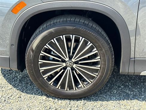 New 2025 Volkswagen Tiguan S image 13