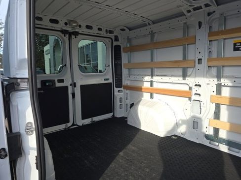 Used 2025 RAM ProMaster 2500 w/ U-Haul Equipment Group image 6