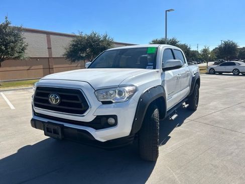 Used 2020 Toyota Tacoma SR5 w/ Technology Package AWD/4WD image 9