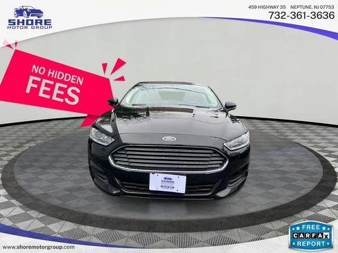 Used 2016 Ford Fusion SE image 2