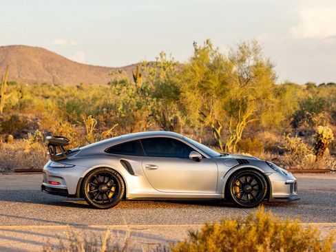 Used 2016 Porsche 911 GT3 RS image 11