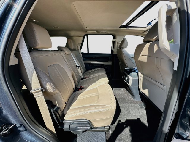Used 2022 Ford Expedition Limited AWD/4WD image 31