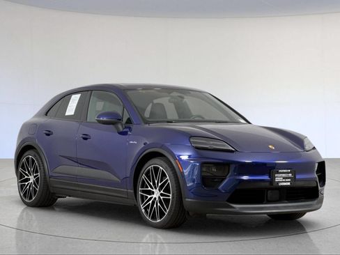 Certified 2025 Porsche Macan 4 Electric AWD/4WD image 10