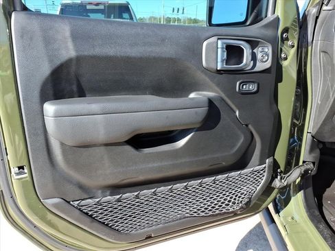 Used 2022 Jeep Wrangler Unlimited Sport image 16