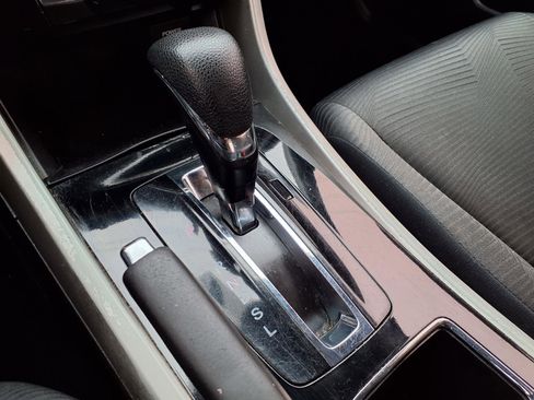 Used 2017 Honda Accord LX image 12