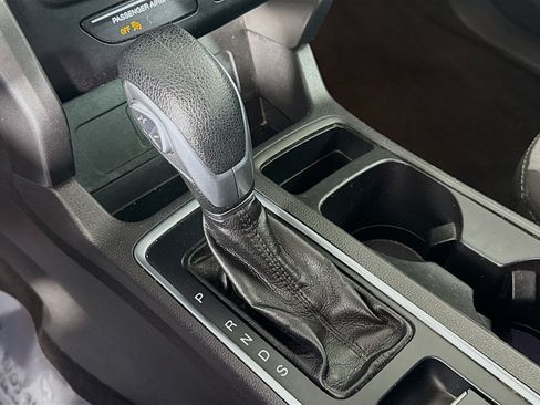 Used 2019 Ford Escape SE image 20