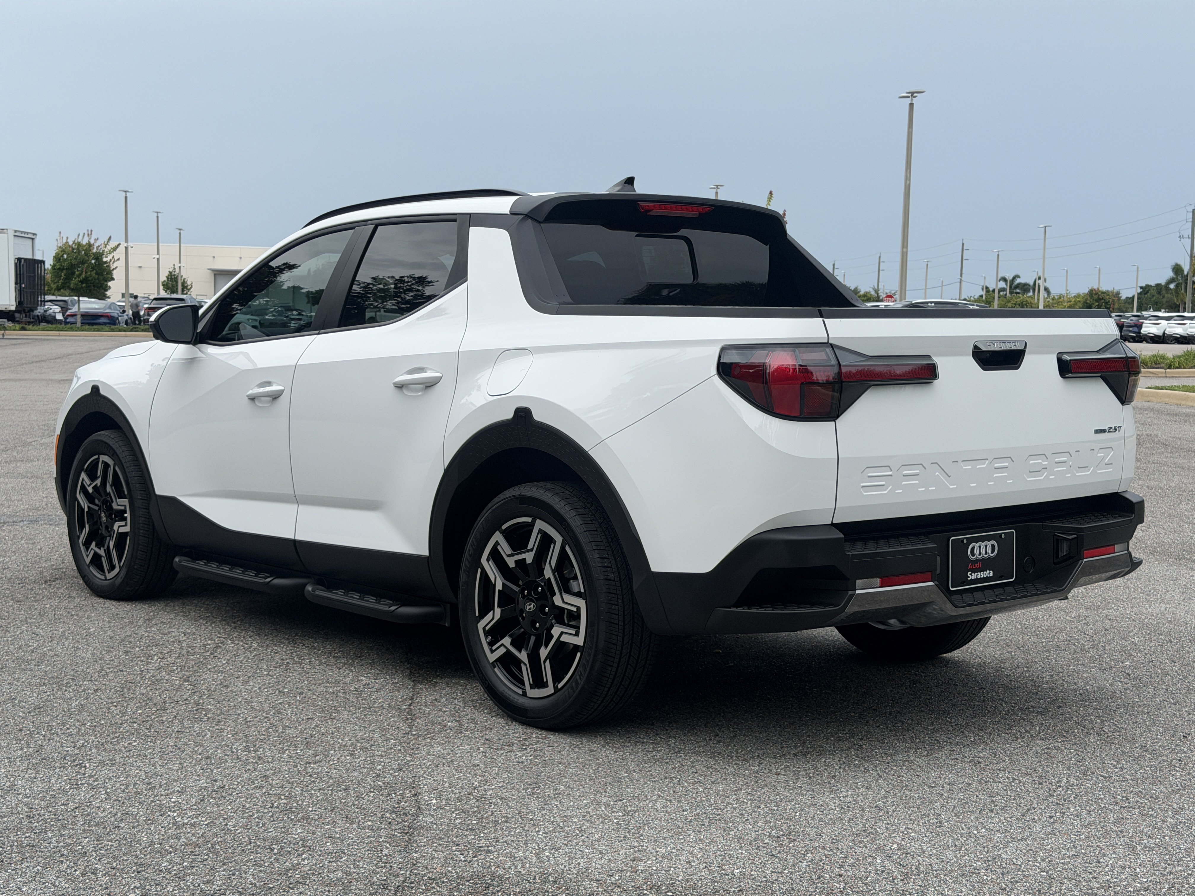 Used 2025 Hyundai Santa Cruz Limited AWD/4WD image 5