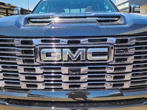 New 2026 GMC Sierra 2500 Denali Ultimate image 9