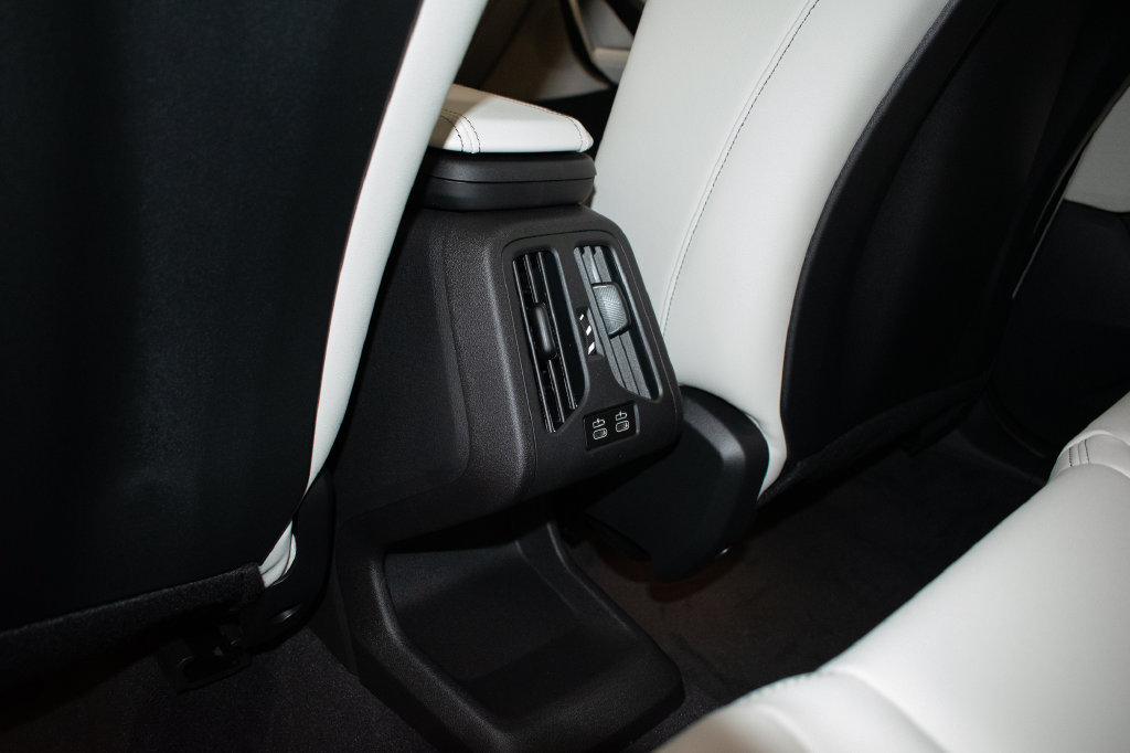 New 2027 BMW X1 xDrive28i AWD/4WD image 25