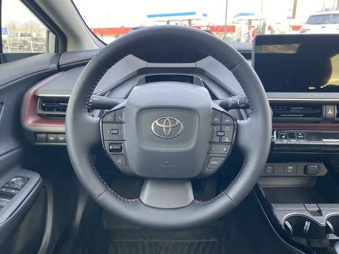Used 2025 Toyota Prius Plug-In Hybrid image 14